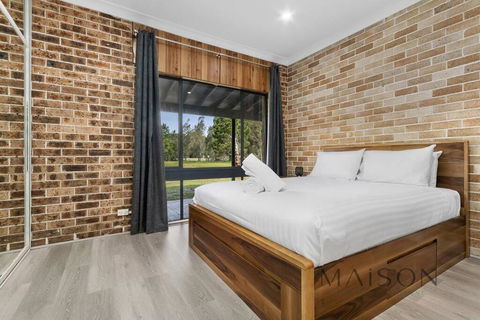 Family Getaway In Salt Ash - Stays Accommodation 4