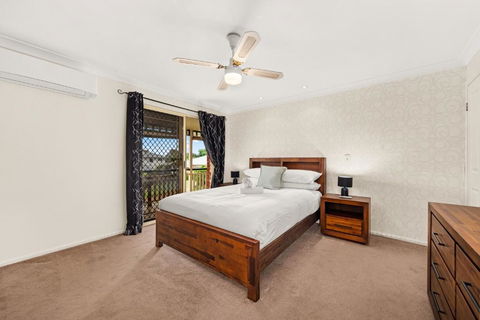Family-Friendly 5-Bed Close To The Coast & Airport - Stayed 2