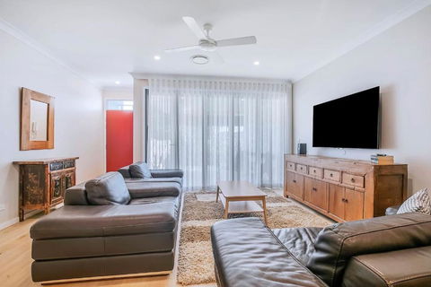 Fulcher Lane - A Zen Retreat In Modern Comfort - Stays Accommodation 4