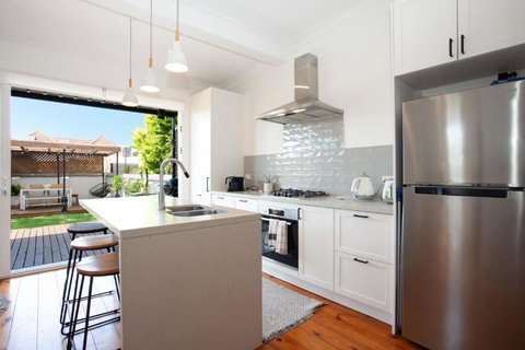 Garden Oasis Sydenham - Stays Accommodation 0