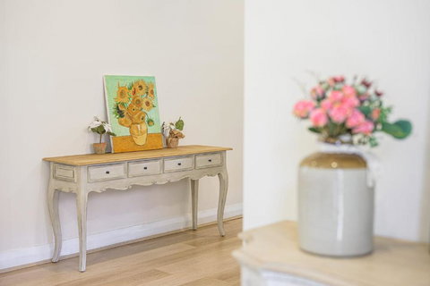 Getaway For You And Your Loved Ones - Stayed 2