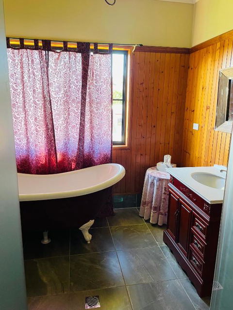 GOLDEN LACE B&B - Stays Accommodation 3