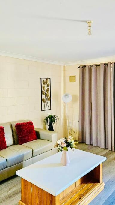 Golden Patch Retreat, Kalgoorlie - Stayed 0
