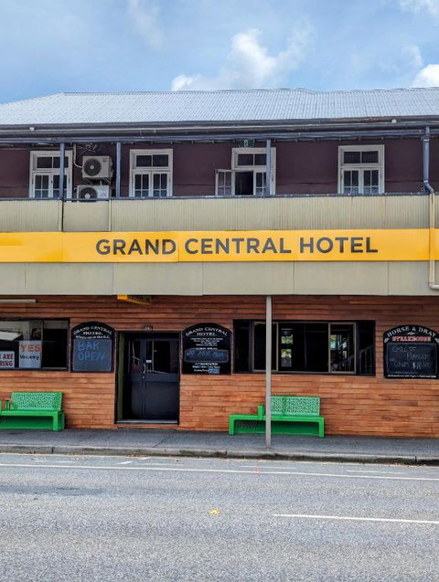 GRAND CENTRAL HOTEL PROSERPINE - Stayed 2