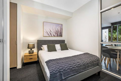 Ground Floor Terrace Unit Near Edinburgh Gardens - Stayed 1