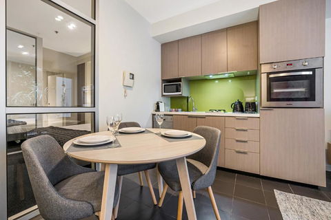 Ground Floor Terrace Unit Near Edinburgh Gardens - Stayed 2