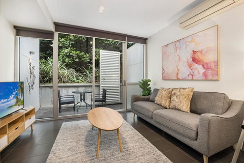 Ground Floor Terrace Unit Near Edinburgh Gardens - Stayed 3