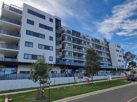 Gungahlin Center-1 Bedroom New Stylish Unit - Stayed 0