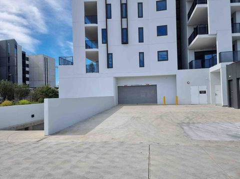 Gungahlin Center-1 Bedroom New Stylish Unit - Stayed 3