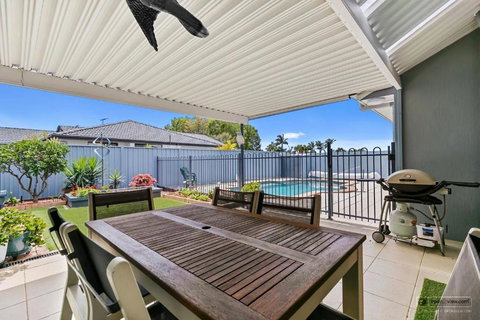 HALYCON HOUSE - Stayed 1