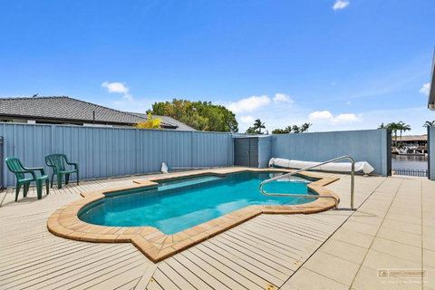 HALYCON HOUSE - Stayed 3