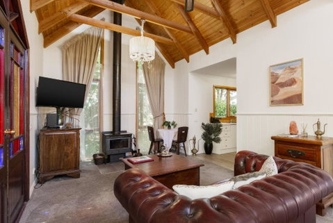 Harem Cottage Gembrook - Spa Bath & Wood Fireplace - Stayed 3