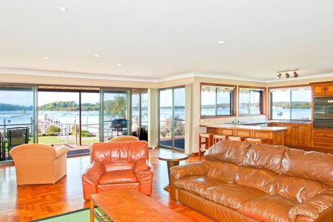 HAIS18G - Riverside Delight - Stayed 1