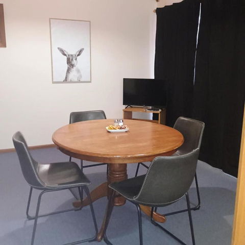 Hawker Holiday Cabins - Stayed 2