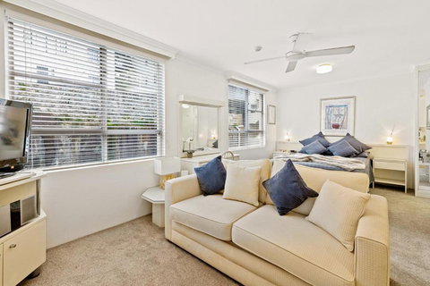 HENRY12 Self- Catering - Stayed 1