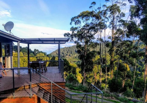 HILLSIDE HOUSE - Stayed 0