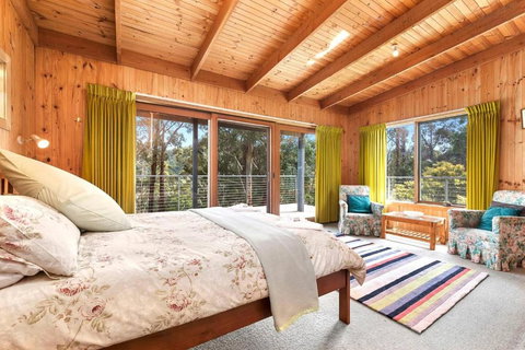 HILLSIDE HOUSE - Stayed 1