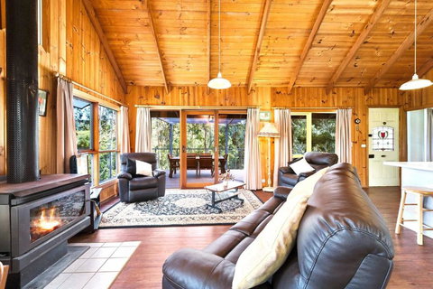 HILLSIDE HOUSE - Stayed 3