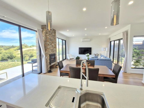 Hilltop Retreat Creswick - Stayed 1