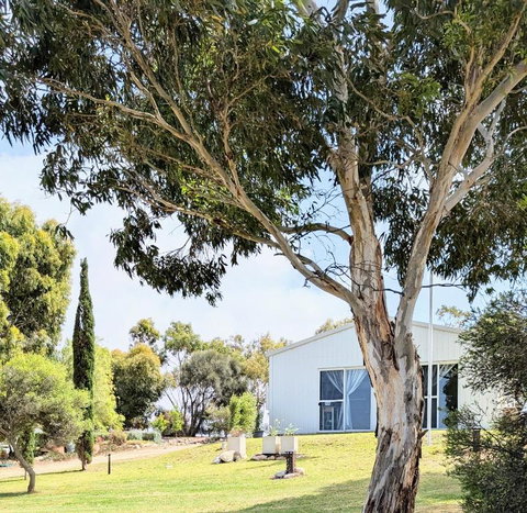 Hilltop Riverview Retreat - Stayed 2