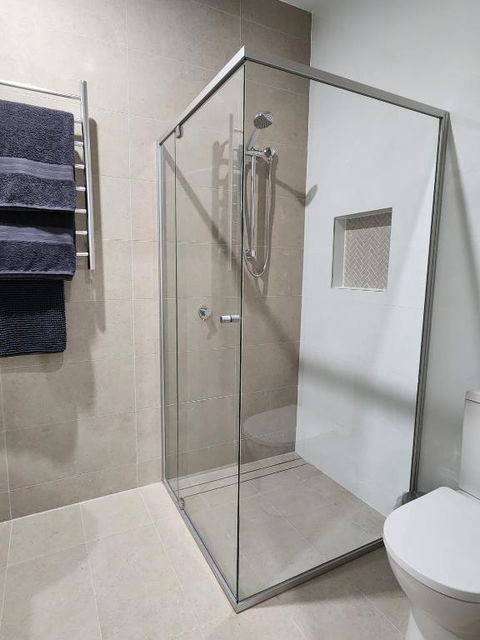 Holiday At The Beach, Spa Bath, King Bed With TV - Stayed 2