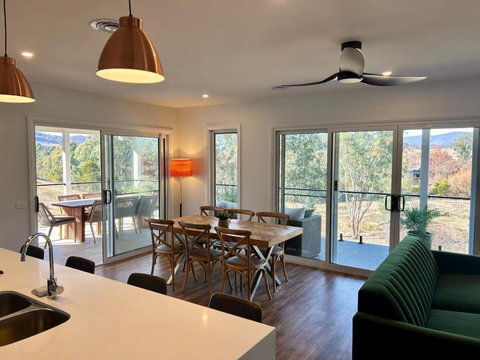 House On The Hill - Stayed 1