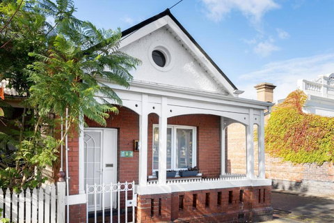 Iconic Lygon Street Home - Stayed 2