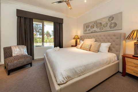 Adelphi Waterfront 2 Bedroom Ground Floor Home - Stayed 3