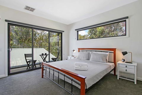 Adori Maloo - Bundalong - Stayed 3