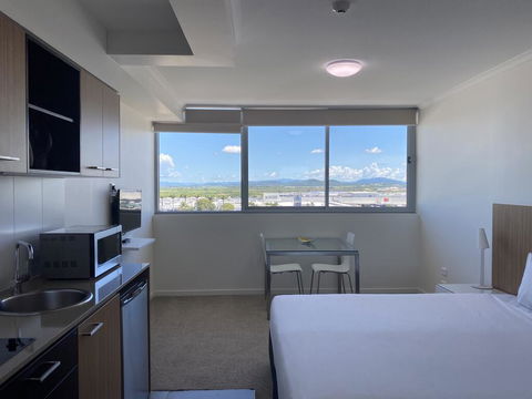 Airtrip Apartments On River Street, Mackay - Stays Accommodation 3