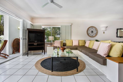 Alamanda Resort Luxury Private Apartments - Stayed 2