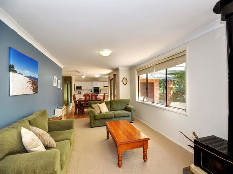 All Decked Out - Pet Friendly - Stays Accommodation 1