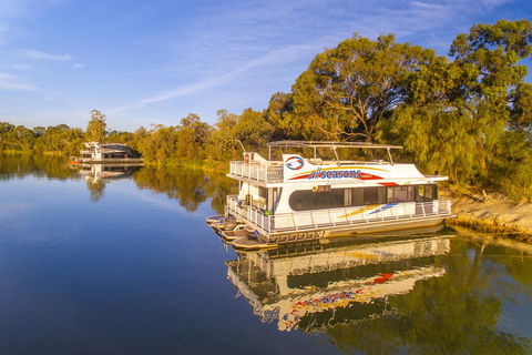 All Seasons Houseboats - Stayed 1