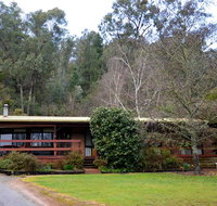 Alrima Lodge Bright