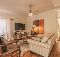 Ambrose On Byng - Central Location w/ 2 Bathroom - Stayed