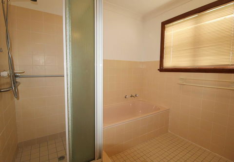 Amzaz, 15 Korogora Street - Stayed 0