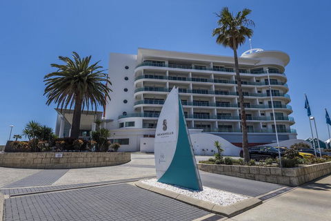 AN OCEAN,BEACH And POOL VIEW APARTMENT - Apt 210 SEASHELLS RESORT - Stays Accommodation 2