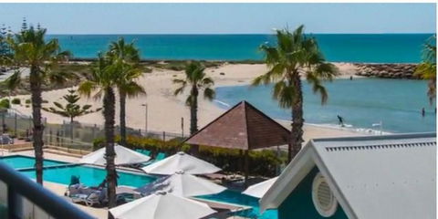 AN OCEAN,BEACH And POOL VIEW APARTMENT - Apt 210 SEASHELLS RESORT - Stays Accommodation 0