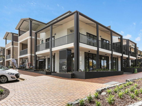 Anchored@Oceania - Stayed 2