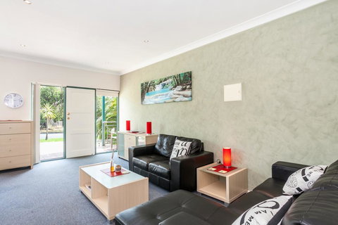 Anglesea River Apartments - 2 Bed Unit 2/4 - Stayed 1