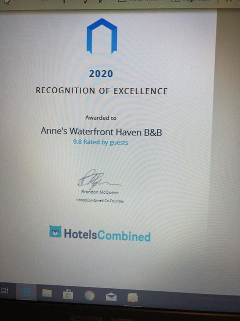 Anne's Waterfront Haven B&B - Stays Accommodation 1
