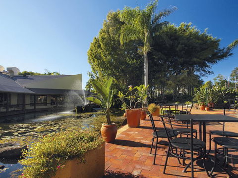 Apartments @ 2 Landsborough - Stays Accommodation 3