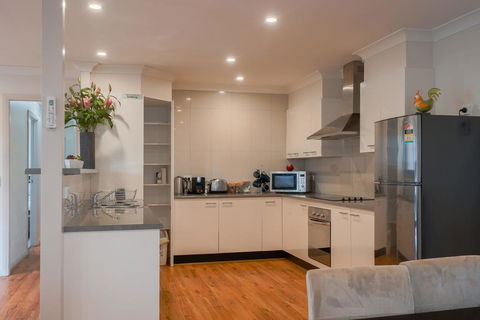 Apartments On Allingham - Stays Accommodation 1