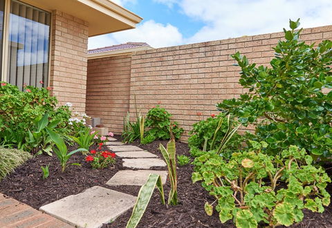 API Busselton Seaside Escape Apartments - Stays Accommodation 2