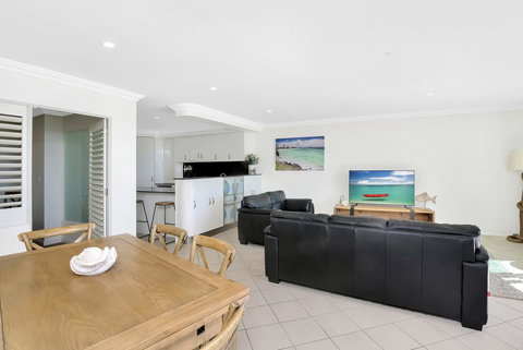 Aqua Solai Unit 1 - Stayed 3