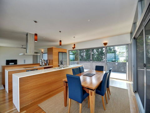 Architectural Design On The Beach - Stays Accommodation 3