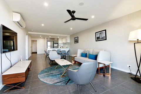 Arise Hedge - Stayed 3