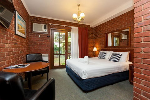 Armour Motor Inn - Stayed 3