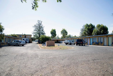 Artesian Motor Inn - Stays Accommodation 1