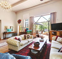 Arty Warehouse Apartment - stroll to South beach - Stays Accommodation
